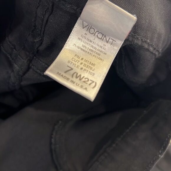 Fashion Nova Distressed Jeans - Picture 7 of 8